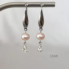 天然色・艶めく桜ピンク・淡水パール＆クリスタル　ピアス　・・✽・・　〈真珠　サージカルステンレス　フック〉