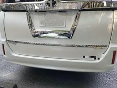 【送料無料】17-20年式NOAH/VOXY専用 尾門装飾バー ABSメッキ仕上げ 3M粘着式 1点セット