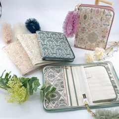 インド刺繍生地☆ポケットいっぱいマルチケース☆フリルストラップ付き☆母子手帳ケースにも♡