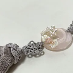 ノリゲ 韓国 チマチョゴリ 衣装小物 玉(翡翠) パール花装飾高級ノリゲ1 チャコールグレー 装飾 飾り 小物 韓国雑貨 お店 ディスプレイ 額入れ プレゼント 女性 喜ぶ 韓国 好き 韓国好き 韓服 飾る  ■norige-h-64-s【飾り】【韓国】【ノリ