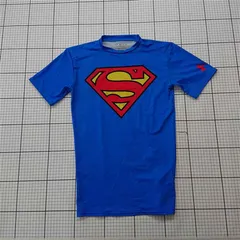 ◇ ⊂ アンダーアーマー UNDER ARMOUR スーパーマン コラボ ヒートギア コンプレッションTシャツ メンズ M ブルー系 E  【1511120011986】