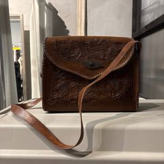 新品未使用品 クリスチャンフローレンス ハンドバッグレザー型押し馬柄 