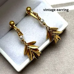 05010ヴィンテージ ゴールドリーフにパールのゆらゆらイヤリング