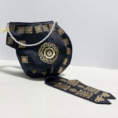 未使用　TILIA 蒔絵バッグ　梅　チリア 田川啓二　ビーズ　定価13万　刺繍 未使用 TILIA 蒔絵バッグ 梅 チリア 田川啓二 ビーズ 定価13万 刺繍