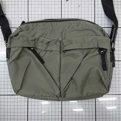 ◇ Θ イザック Y'SACCS ナイロンショルダーバッグ カーキ系 メンズ E  【1512020011625】