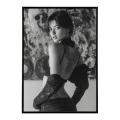 【B4サイズ（約25x36cm）】【lm-poster-858】【フレーム付き】白黒 ポスター 女性 グランジ風 モノクロ アート おしゃれ   壁掛け 北欧 モダン リビング 寝室 カフェ風 アートプリント   おしゃれ フォト  特大 大きい