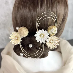 卒業式髪飾り 成人式髪飾り/ウエディング ヘッドパーツ 結婚式 色打掛 サテンつまみ細工 ちょい足し 白 アイボリー