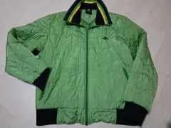 アディダス キルティング ジャケット グリーン色