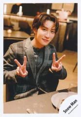 【中古】生写真(STARTO) Snow Man/渡辺翔太/上半身/シングル「LOVE TRIGGER / We’ll go together」MV＆ジャケ写オフショット/公式生写真