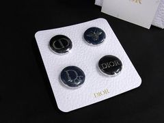 Christian Dior 缶バッジ ジョン・ガリアーノ - メルカリ