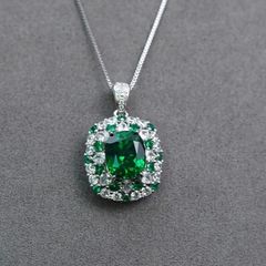 天然ザンビア産エメラルドペンダント 4×6mm S925精巧セッティング 