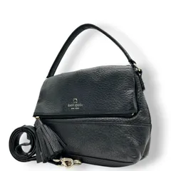 【美品】ケイトスペード 2WAY ハンドバッグ ショルダーバッグ フラップ 斜め掛け可 クラッチバッグ タッセル シボ革 レザー ブラック ロゴ レディース ゴールド金具 エレガント フォーマル デート パーティ s70