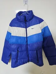 ナイキ ブルー/白 ダウン アウター m