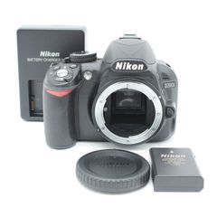 □極上品□ Nikon（ニコン） AF-S DX VR Zoom-Nikkor 18-200mm f/3.5
