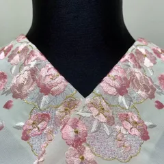 半衿　半襟　刺繍半衿　パール感　振袖　成人式　卒業式　卒業式袴　伊達えり　衿元華やか　重衿コーデ　結婚式　前撮り　和装前撮り　晴れの日コーデ　エレガント 着物小物　和装コーデ　振袖アクセサリー　白　ピンク　 日本製　新品　NO3  牡丹柄　人気柄