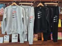 NIKE トリプル スウッシュ 弱起毛 ジョガー トレーナー セットアップ 新品 (ユニセックス)