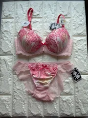 ♡新品 ラスト1点♡C70 大花デザイン刺繍グラデーションデザイン ブラ＆ショーツセット