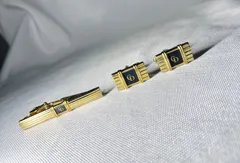 2026年最新】CHANELネクタイピンの人気アイテム - メルカリ