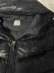 ナイキ 軽量ダウン M