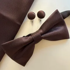 ④-1  蝶ネクタイ　ポケットチーフ　カフス3点セット