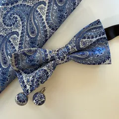 ④-10  蝶ネクタイ　ポケットチーフ　カフス3点セット