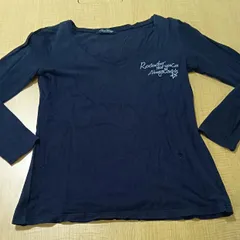 ♡渋谷109直系／お姉系／平成ギャル系／’00s、y2k系♡【One Way GLAMOROUS／ワンウェイグラマラス】ブラック 肩幅Vネック　英字ロゴ プリント ロンT   285.