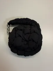 COS キルト ナノバッグ ブラック