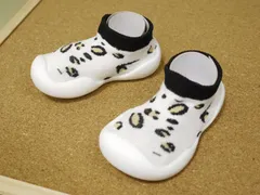 ★国内在庫・即日出荷★【サイズ11.5cm/12.5cm/13.5cm/14.5cm/15.5cm】ソックスシューズ靴下靴 K17-7白豹柄 ユキヒョウ柄 パンター ファーストシューズベビーシューズ室内履き上履き小さい足の子大きい足の子低出生体重児ビッグベビー