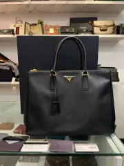 BN1786 PRADA プラダ ギャラリア サフィアーノ トートバッグ ブラック
