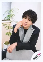 【中古】生写真(ジャニーズ) IMPACTors/横原悠毅/膝上/IMPACTors ISLAND TV プロフィール写真撮影オフショット 第1弾/公式生写真