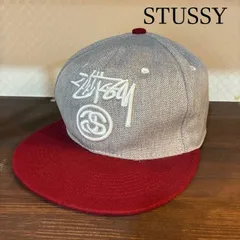 ステューシー　STUSSY 　スナップバック 　キャップ 　グレー×ボルドー 　刺繍ロゴ