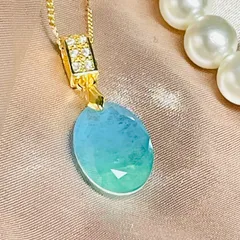 シンセティックパライバトルマリン  ブルーグリーングラデーション　ゴールドネックレス