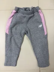 ニューバランス グレー トレーナー ズボン ピンク POINT