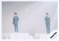 【中古】生写真(ジャニーズ) Snow Man/渡辺翔太・目黒蓮/横型・全身/アルバム「i DO ME」MV＆ジャケ写オフショット/公式生写真