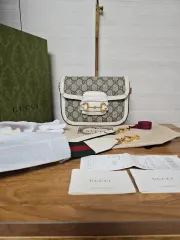 グッチ ホースビット 1955 ショルダーバッグ ミニ 白