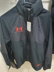 UNDER ARMOUR アンダーアーマー 新品 ウィンドブレーカー