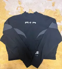 NIKE バイカラー クロップドTシャツ