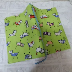 【文庫本サイズ】ブックカバー　線描き猫　グリーン　ハンドメイド