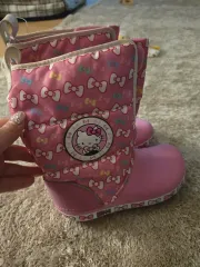 正規品 新品 クロックス ハローキティブーツ J2 210 215