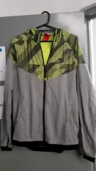 スポーツ時にも良い 最近着るのに良い NIKE ナイキ トップス ジップアップ 100