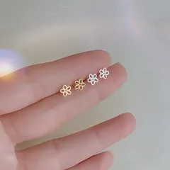 小花 ゴールド シルバーフラワー ピアス 小さめ 上品 シンプル ESN011