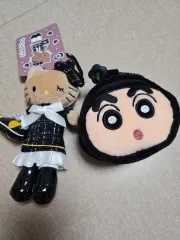ハローキティ ロングぬいぐるみ キーホルダー + クレヨンしんちゃん コインケース