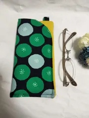 ハンドメイド　メガネケース　サークル　ミニあんぱん　グリーン　黄色　B077