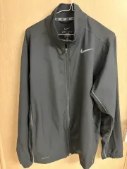 ナイキ ドライフィット ブラック ウィンドブレーカー