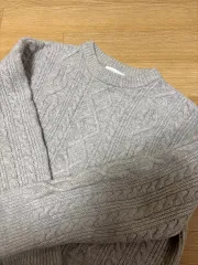 グレー ケーブル編み ニット