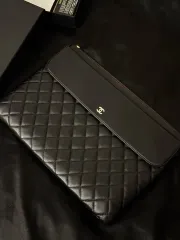 シャネル ラップ ラムスキン ブラック クラッチバッグ