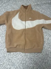 (正規品)リバーシブル NIKE スウッシュ フリース ジップアップ スポーツブラ ブラウン