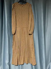 (新品)水玉柄 ロング丈ワンピース 66サイズ (ショルダーライン基準 127cm)