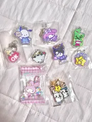 まとめ)在庫処分割引 キーホルダー ちいかわ サンリオ クレヨンしんちゃん チョコビ マイメロディ クロミ ハチワレ