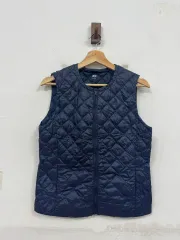 UNIQLO (L) レディース 軽量キルティングダウンベスト